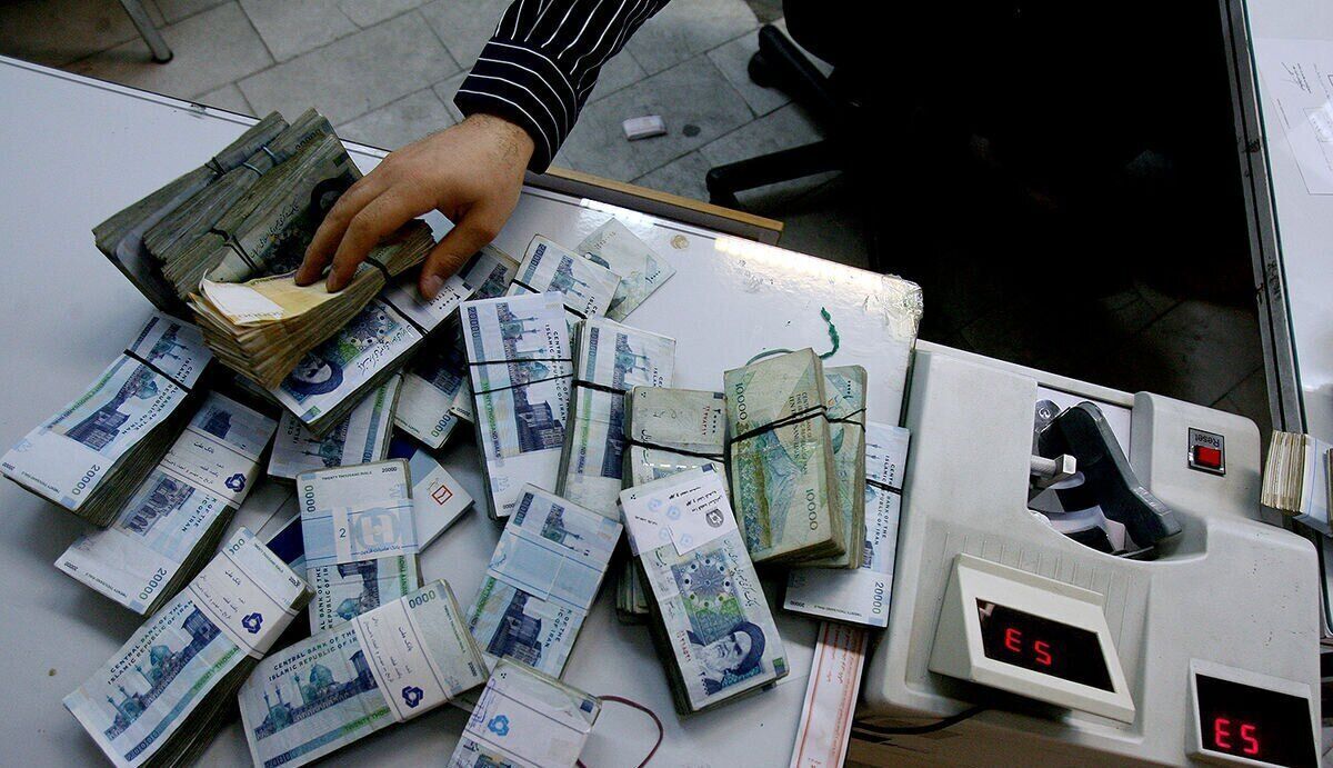 پیشنهاد افزایش ۲۰ درصدی حقوق کارمندان با تورم بیش از ۴۰ درصد سنخیت ندارد/ کف افزایش حقوق‌ها باید ۳۰ درصد باشد