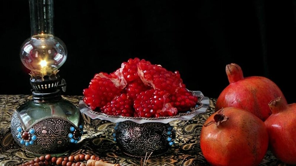 کارمندان و کارگران در شب یلدا عیدی دریافت می کنند؟